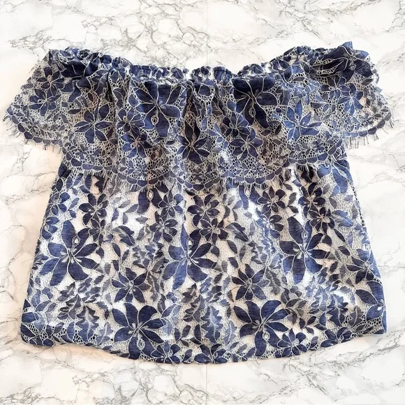 Code Mode | Off-Shoulder Lace Top - Picture 8 of 11